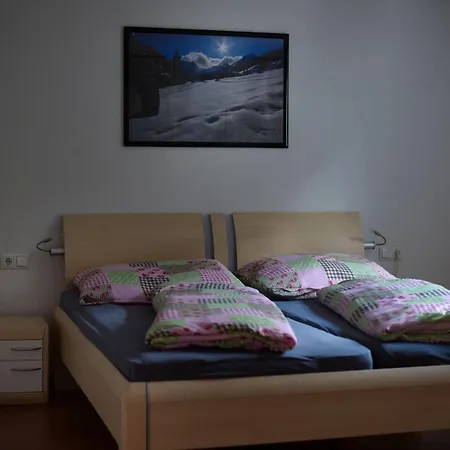 Ferienwohnung Glusavinahuesle Apartman *